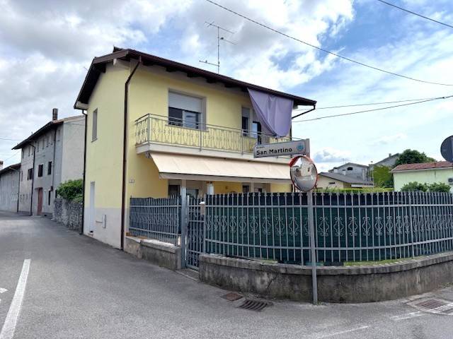 casa indipendente in vendita ad Aviano