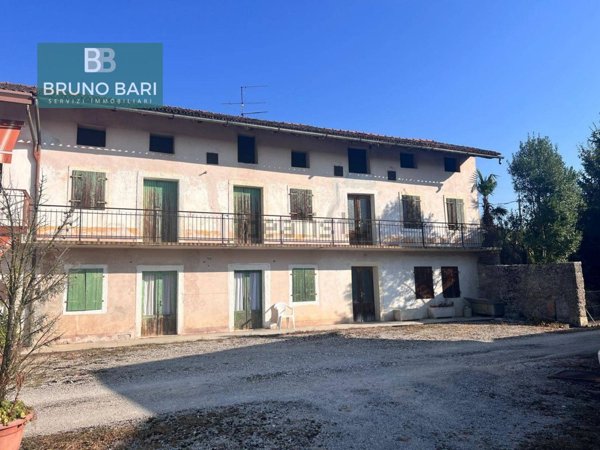 casa indipendente in vendita ad Aviano