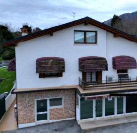 negozio in vendita ad Aviano