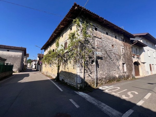 casa indipendente in vendita ad Aviano