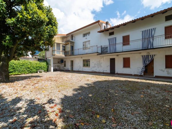 casa indipendente in vendita ad Aviano