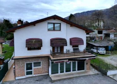 locale di sgombero in vendita ad Aviano