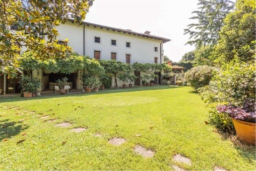 villa in vendita ad Aviano