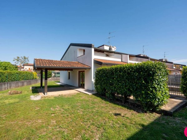 casa indipendente in vendita ad Aviano