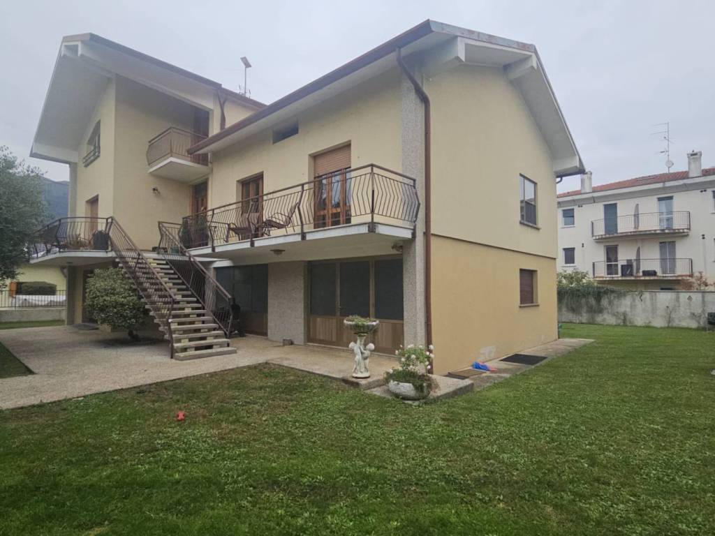 casa indipendente in vendita ad Aviano
