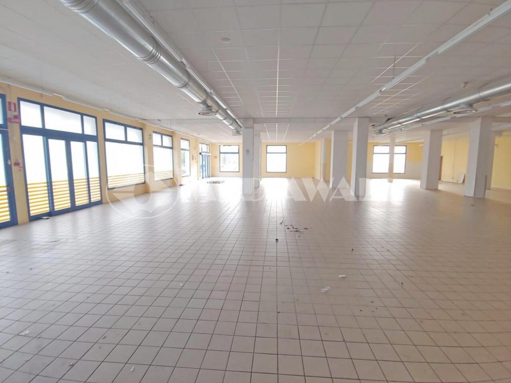 locale di sgombero in vendita ad Aviano