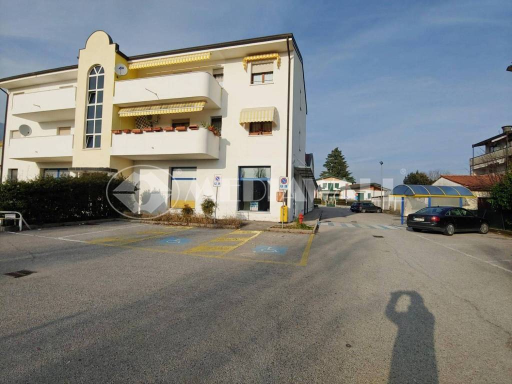 negozio in vendita ad Aviano