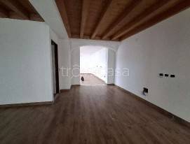 negozio in vendita ad Aviano