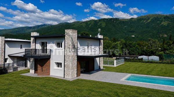 casa indipendente in vendita ad Aviano