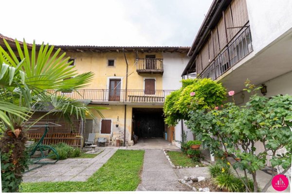 casa indipendente in vendita ad Aviano