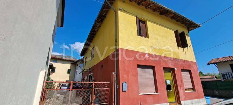 negozio in vendita ad Aviano