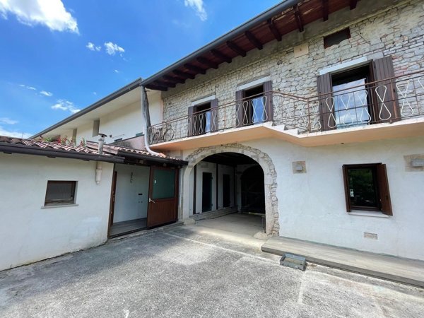 casa indipendente in vendita ad Aviano