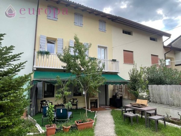 casa indipendente in vendita ad Aviano