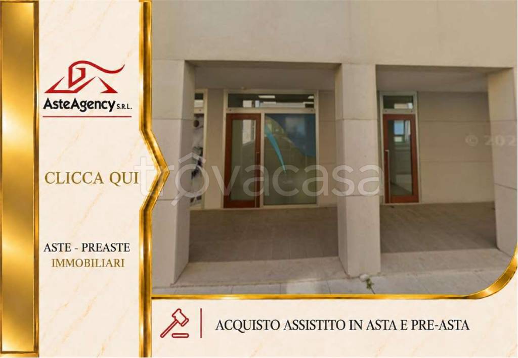 locale commerciale in vendita ad Aviano