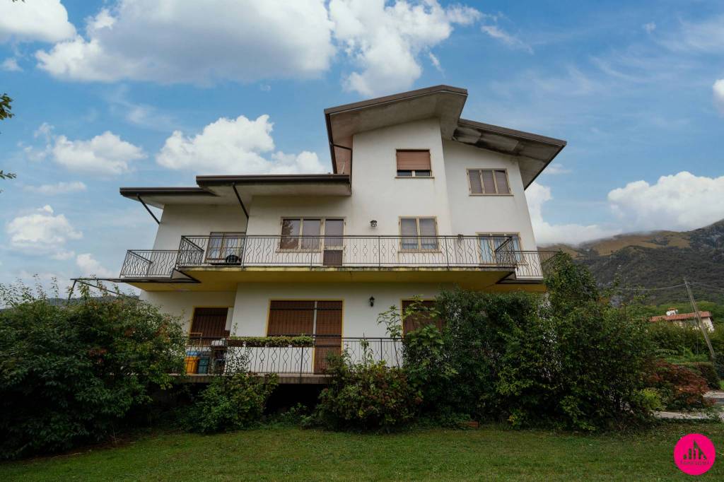 casa indipendente in vendita ad Aviano