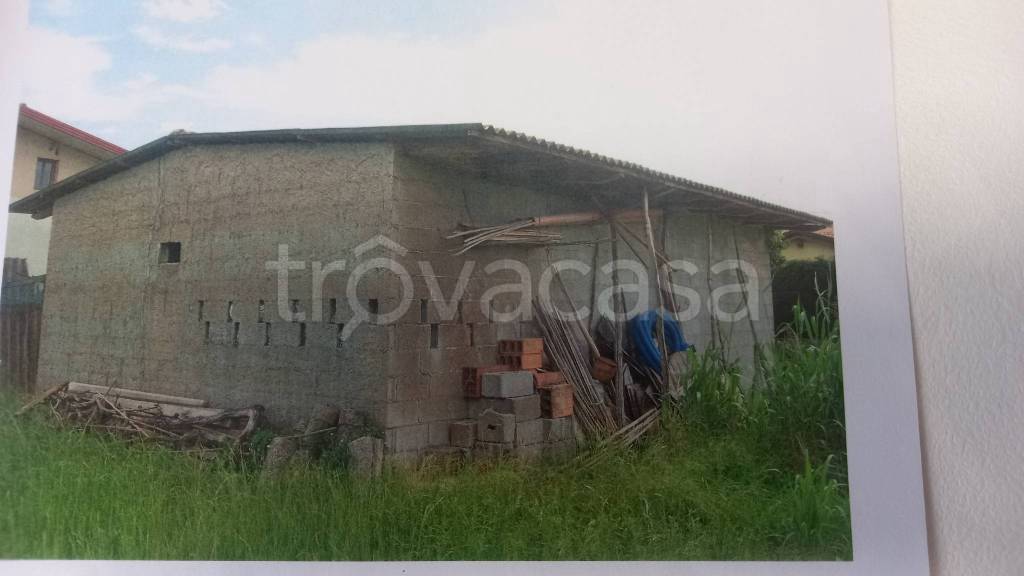 casa indipendente in vendita ad Azzano Decimo in zona Fratte