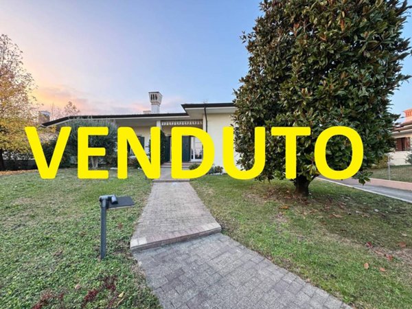 casa indipendente in vendita ad Azzano Decimo
