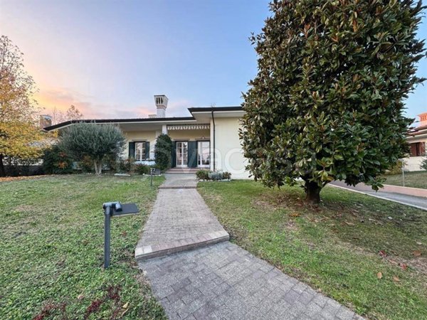 casa indipendente in vendita ad Azzano Decimo