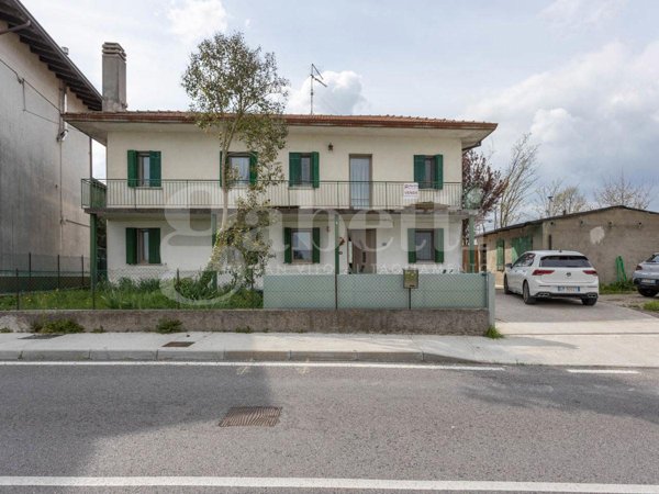 casa indipendente in vendita ad Azzano Decimo