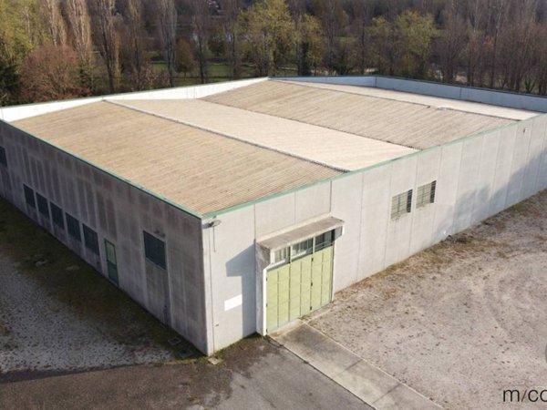 locale commerciale in vendita ad Azzano Decimo