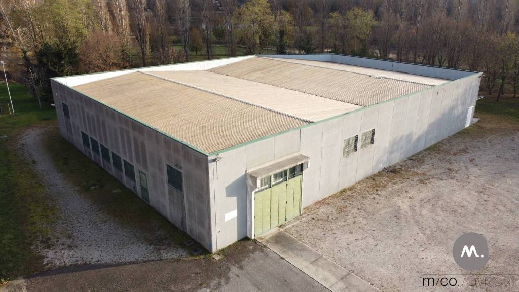 locale commerciale in vendita ad Azzano Decimo