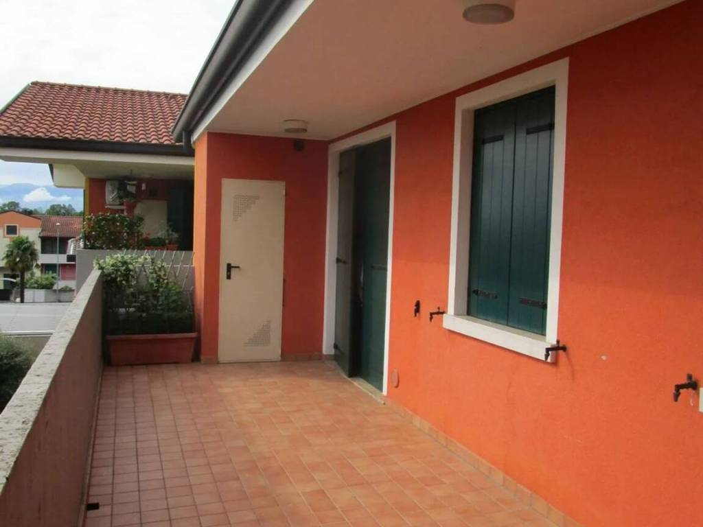 appartamento in vendita ad Azzano Decimo in zona Tiezzo