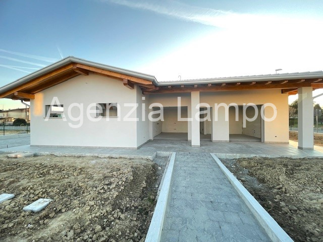 casa indipendente in vendita ad Azzano Decimo