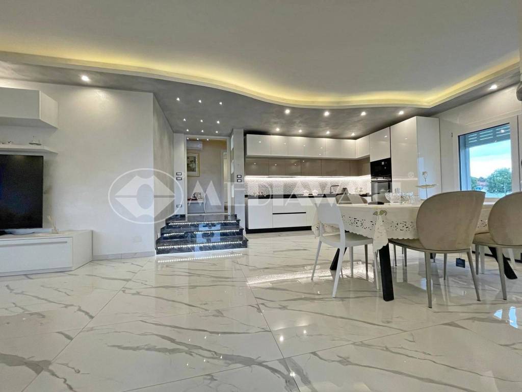 casa indipendente in vendita ad Azzano Decimo in zona Tiezzo