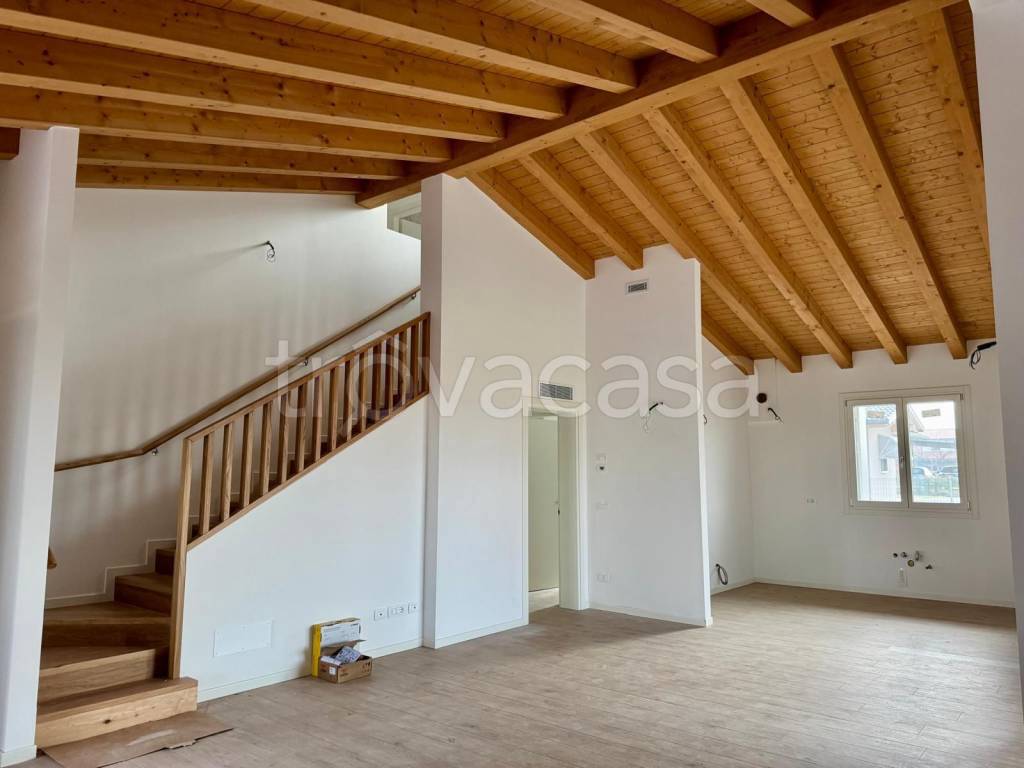 casa indipendente in vendita ad Azzano Decimo