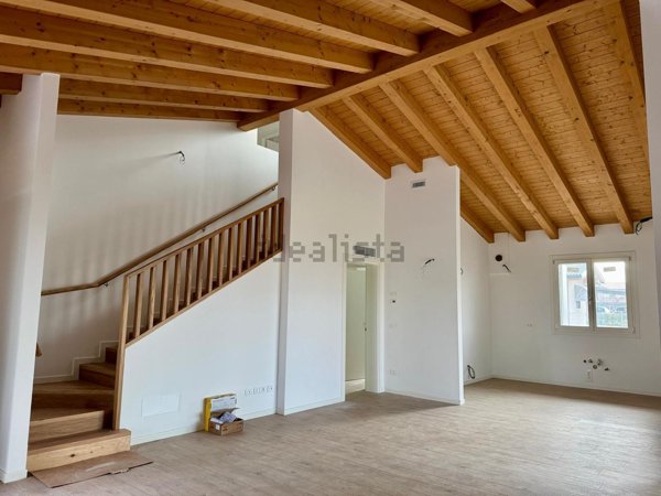 casa indipendente in vendita ad Azzano Decimo