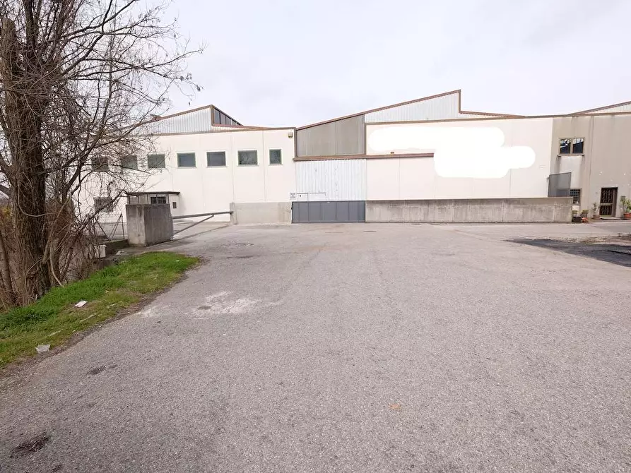 capannone in vendita ad Azzano Decimo in zona Corva