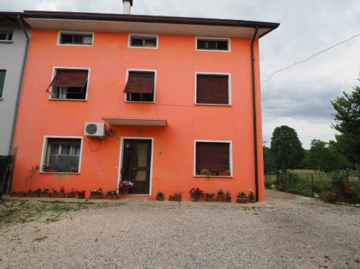 casa indipendente in vendita ad Azzano Decimo