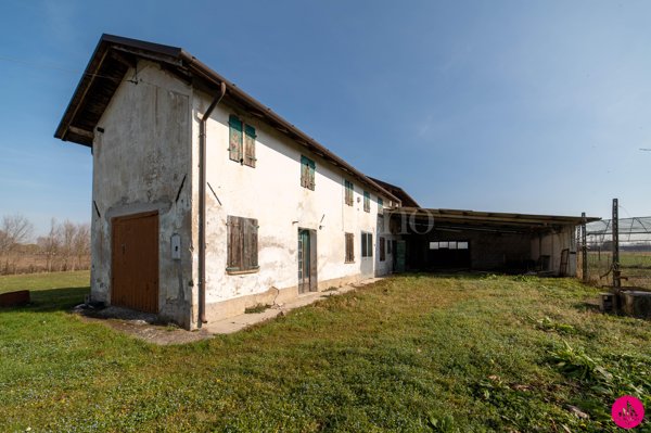 terreno edificabile in vendita ad Azzano Decimo in zona Corva