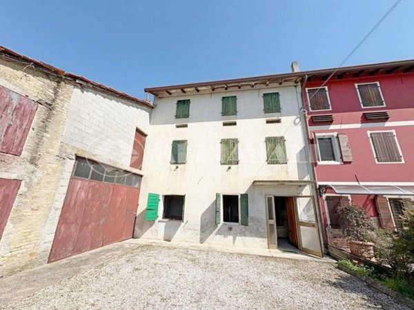 casa indipendente in vendita ad Azzano Decimo in zona Fagnigola