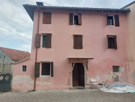 casa indipendente in vendita ad Azzano Decimo