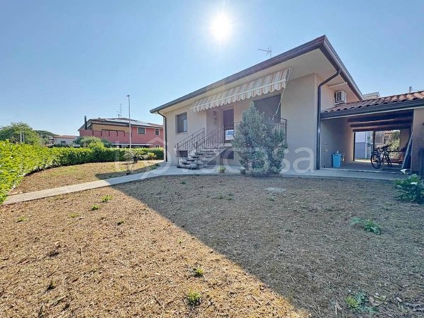 casa indipendente in vendita ad Azzano Decimo