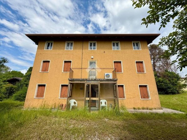 casa indipendente in vendita ad Azzano Decimo in zona Tiezzo