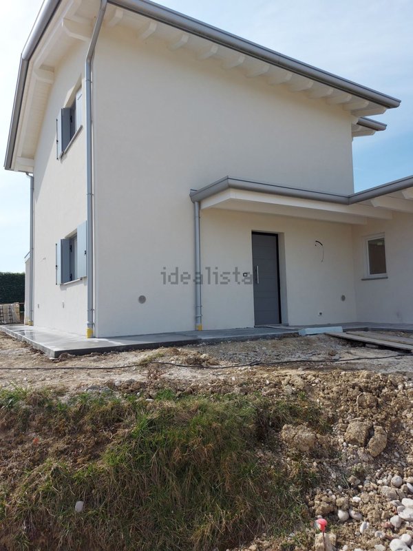 casa indipendente in vendita ad Azzano Decimo
