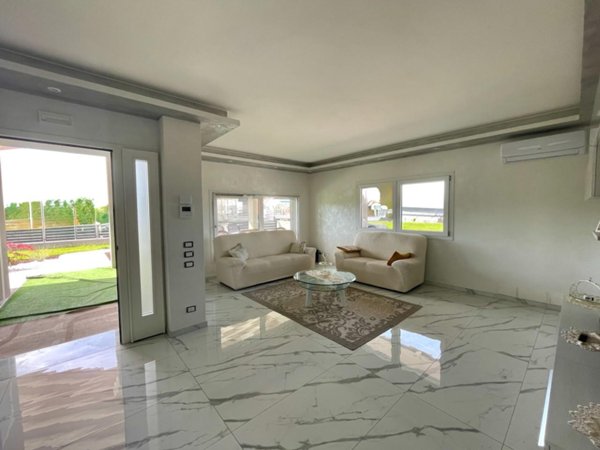 casa indipendente in vendita ad Azzano Decimo