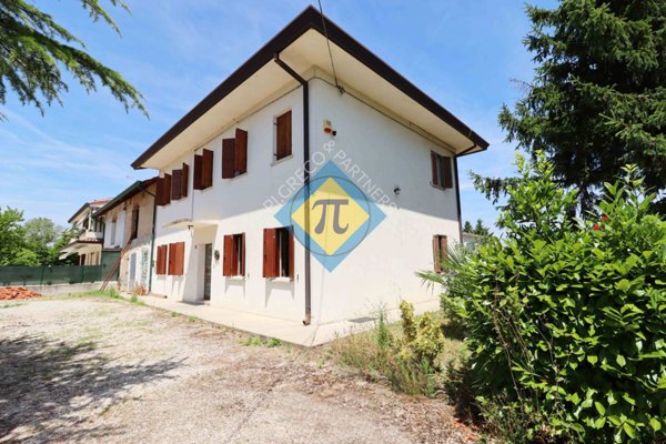 casa indipendente in vendita ad Azzano Decimo