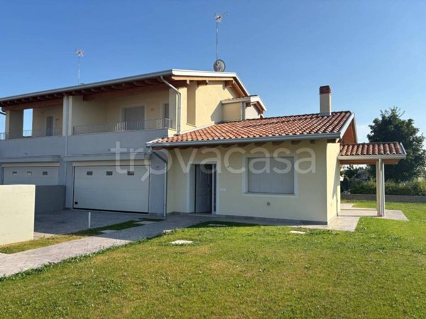 casa indipendente in vendita ad Azzano Decimo