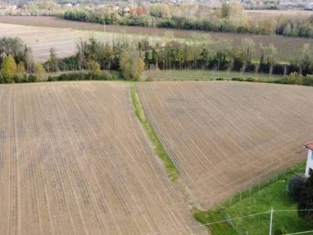 terreno agricolo in vendita ad Azzano Decimo in zona Tiezzo