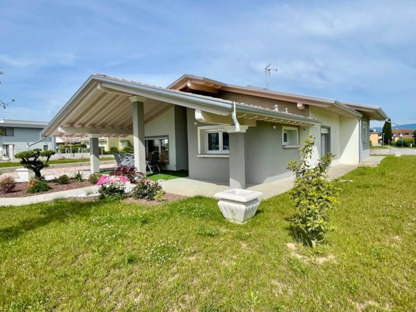 casa indipendente in vendita ad Azzano Decimo