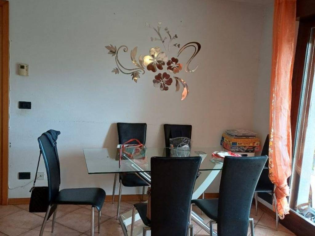 appartamento in vendita ad Azzano Decimo in zona Tiezzo