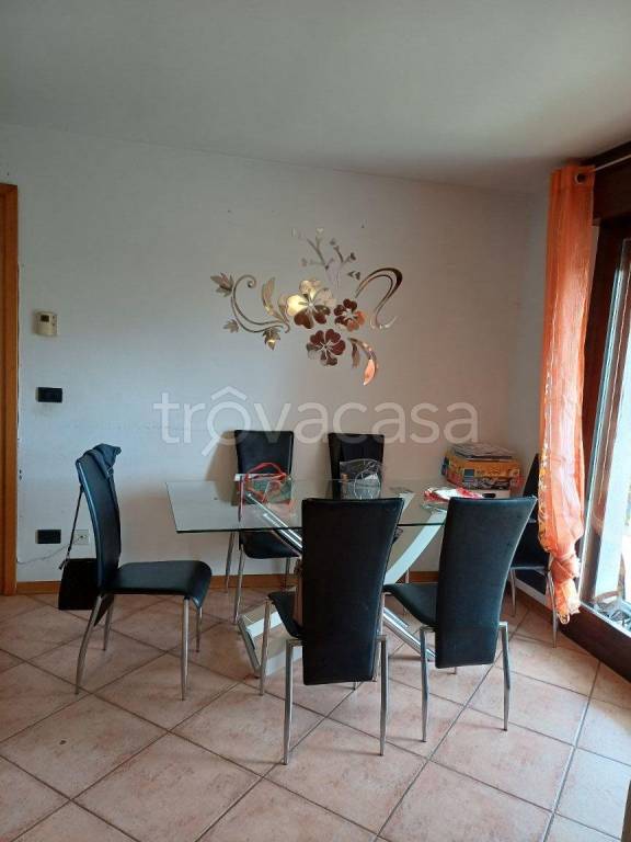 appartamento in vendita ad Azzano Decimo in zona Tiezzo