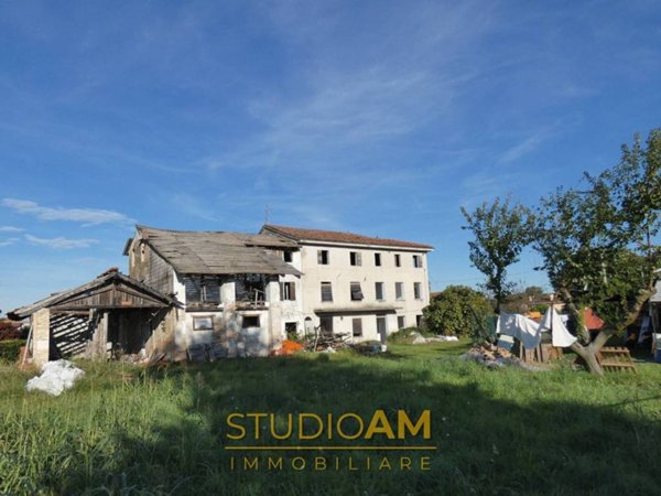 casa indipendente in vendita ad Azzano Decimo