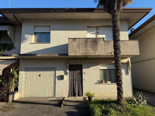 casa indipendente in vendita ad Azzano Decimo