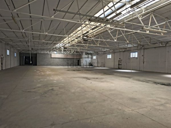 capannone in vendita ad Azzano Decimo