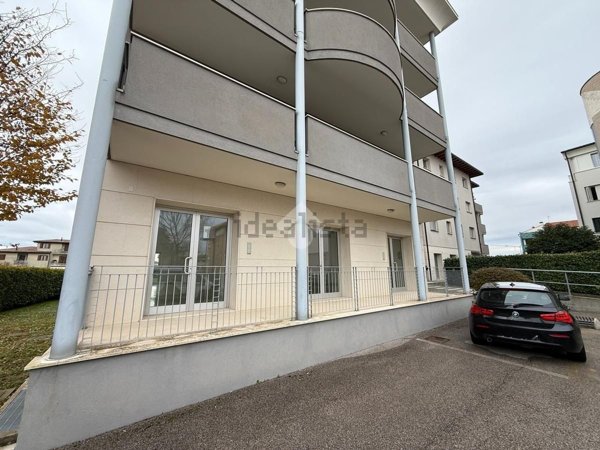 ufficio in vendita ad Azzano Decimo