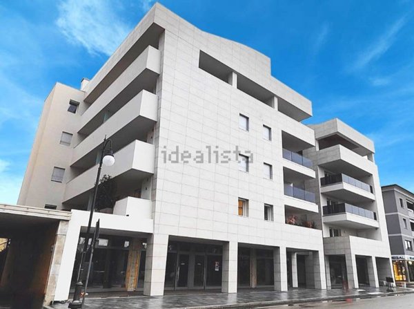 negozio in vendita ad Azzano Decimo